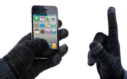 Avanca-Touchscreen-handschoenen-two-tone-fuzzy-black-met-iphone